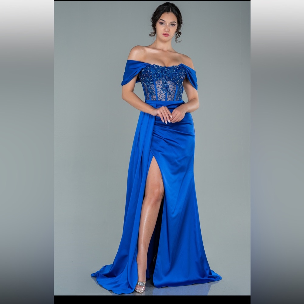 Elegant Blue Off-Shoulder Gown